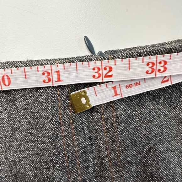 Tailored skirt with front split and designer details - Picture 12 of 12